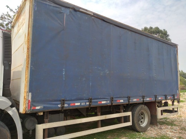 VENDO OU TROCO SIDER 7 METROS X 2,49 ALTURA  LIVRE  2,50 LARGURA PISO CHAPEADO XADREX