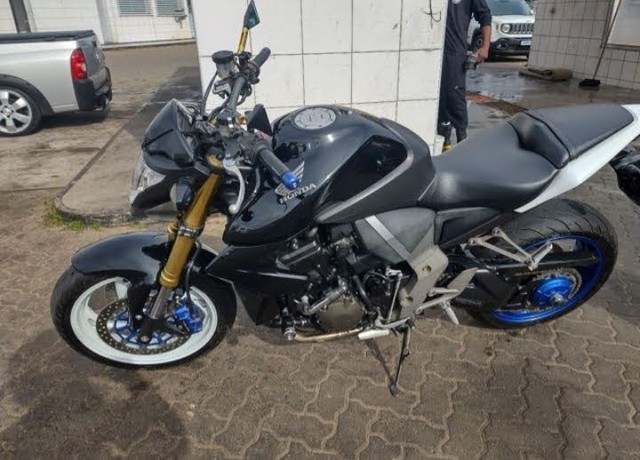 HONDA CB 1000R