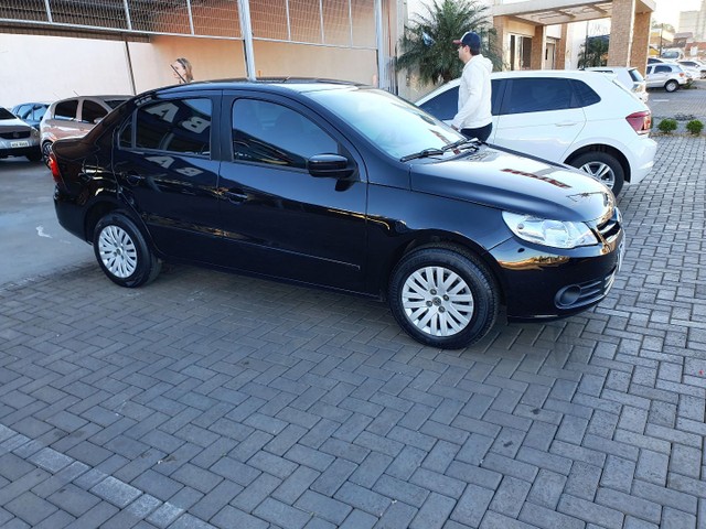 VENDO VW VOYAGE CITY COMPLETO ANO 2011 MOTOR 1.0 CARRO REVISADO