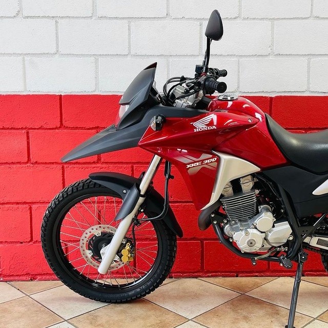 HONDA XRE 300 ENT 3.000 + PARCELAS