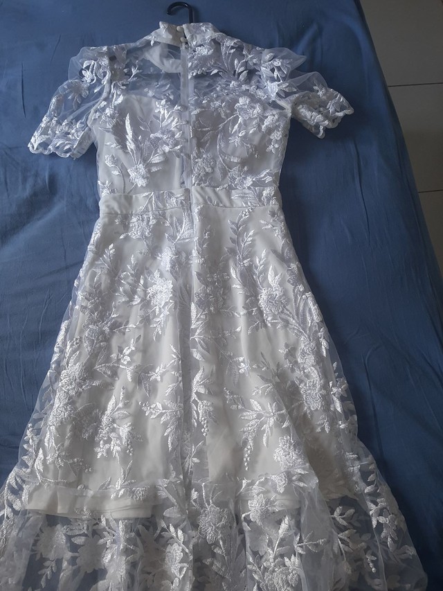 Vestido midi usado para casamento civil ou formatura 