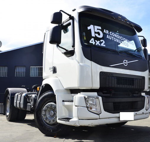 VOLVO VM 330 4X2 ANO 2015.