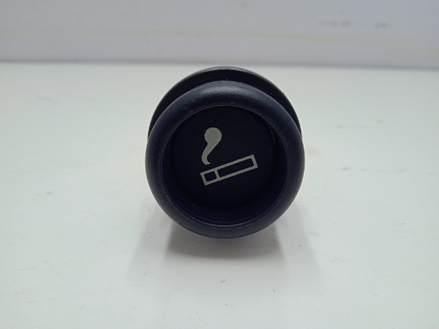 6924 Tomada 12v Volkswagen Gol Voyage Saveiro Fox Rock