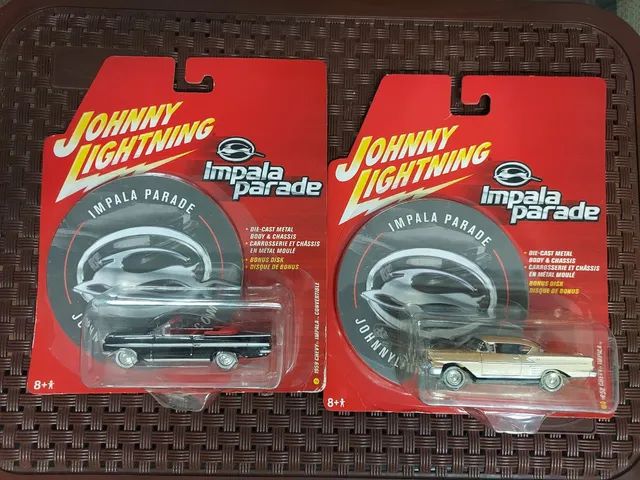 2 Miniaturas 1:64 Johnny lightning Impala Parade - Foto 3