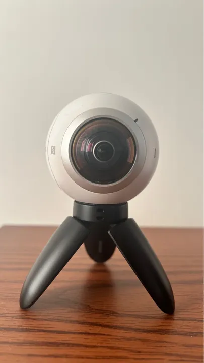 Câmera Samsung Gear 360 - 360°