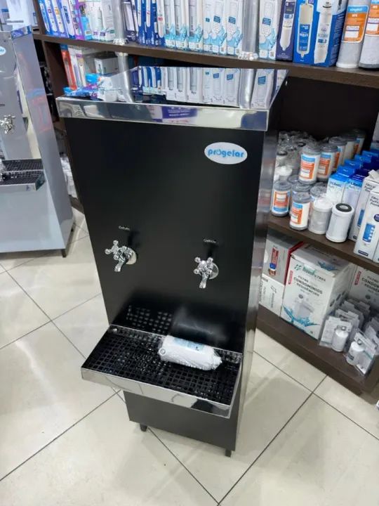 BEBEDOURO INDUSTRIAL 35 LITROS PRETO E INOX - PROGELAR - Foto 2