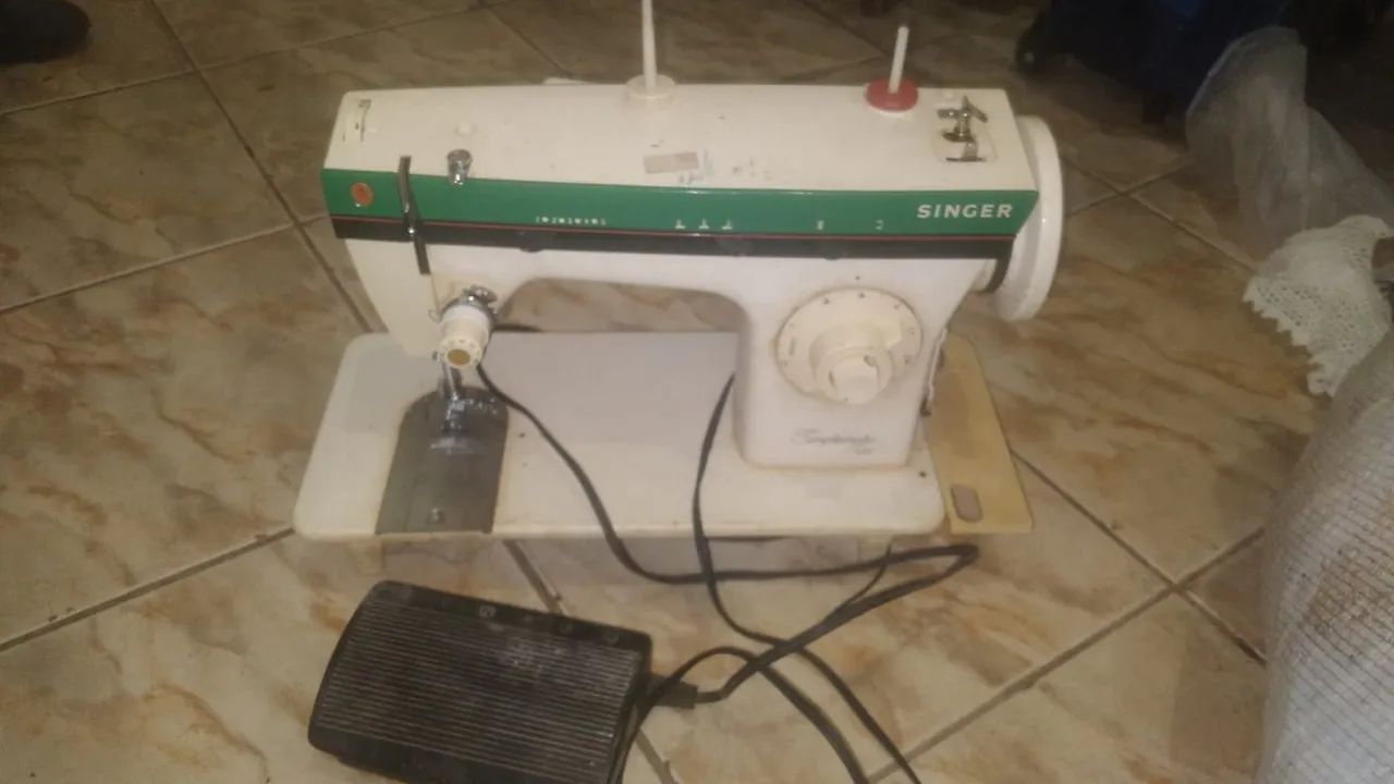 Maquina de costura SINGER