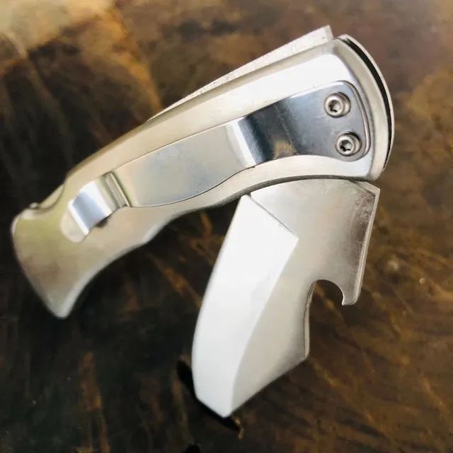 Canivete Aço inox com trava e clip de bolso e Abridor de Garrafa. - Foto 3