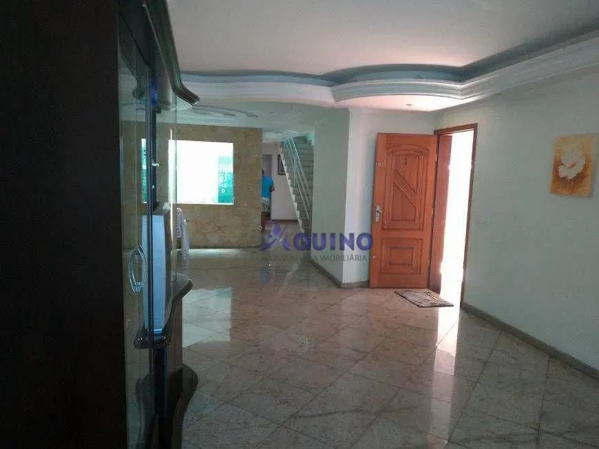 Casa em excelente localização, com potencial para moradia e negócios, garagem para até 10  - Foto 3