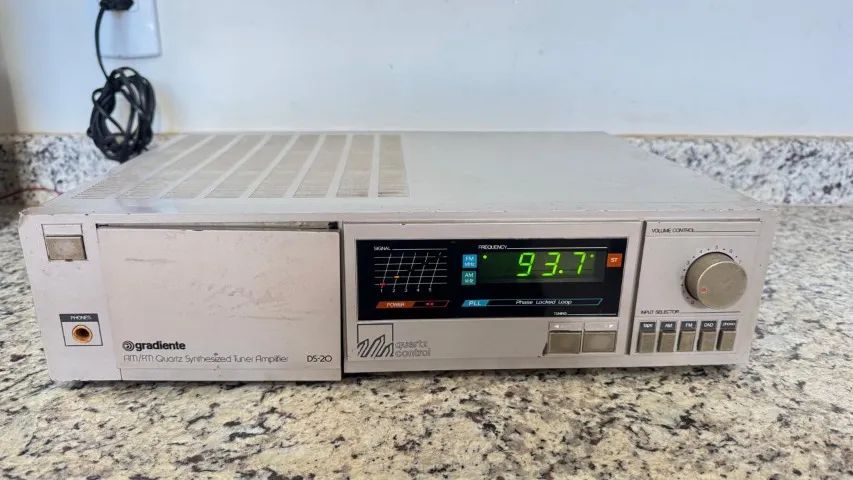 Sintonizador / Receiver Gradiente DS20