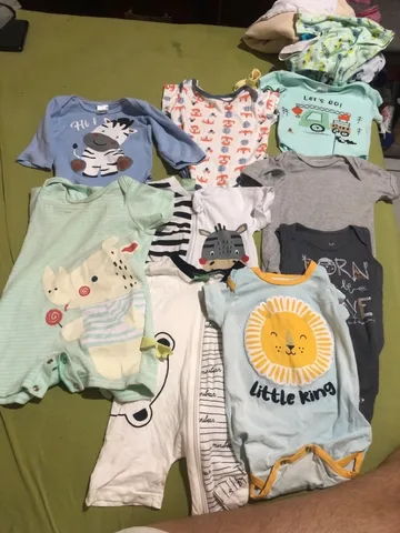 Lote de body/macacoes infantis de tamanhos variados
