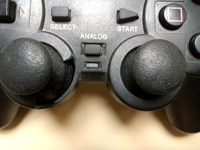 Kit com 2 Microfones + Controle PS3 com fio - Foto 3