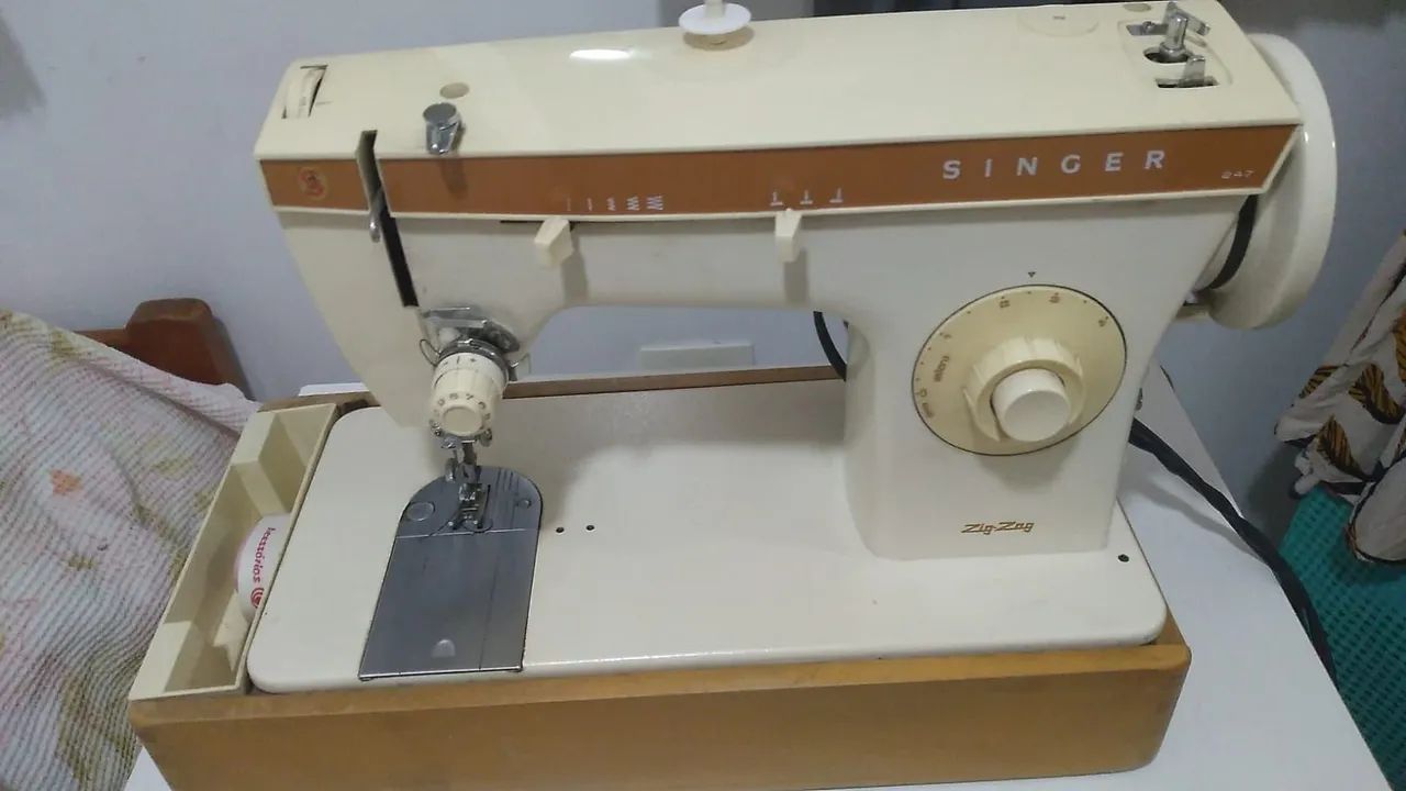 Máquina de Costura Singer - Usada em Excelente Estado - Foto 5