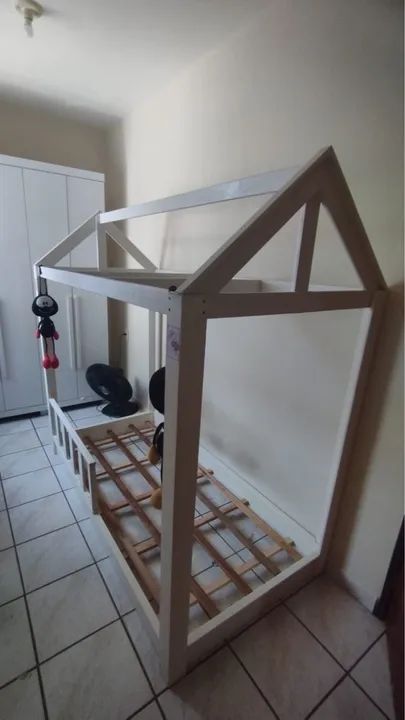 Cama Casinha Infantil, base casal e cabeceira metalon - Foto 2