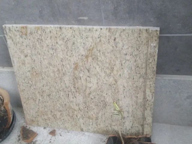 Pedrade granito amarela