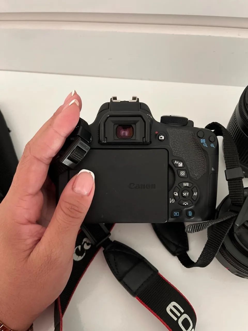 Câmera Canon EOS Rebel T6i + Lentes e Flash - Foto 2