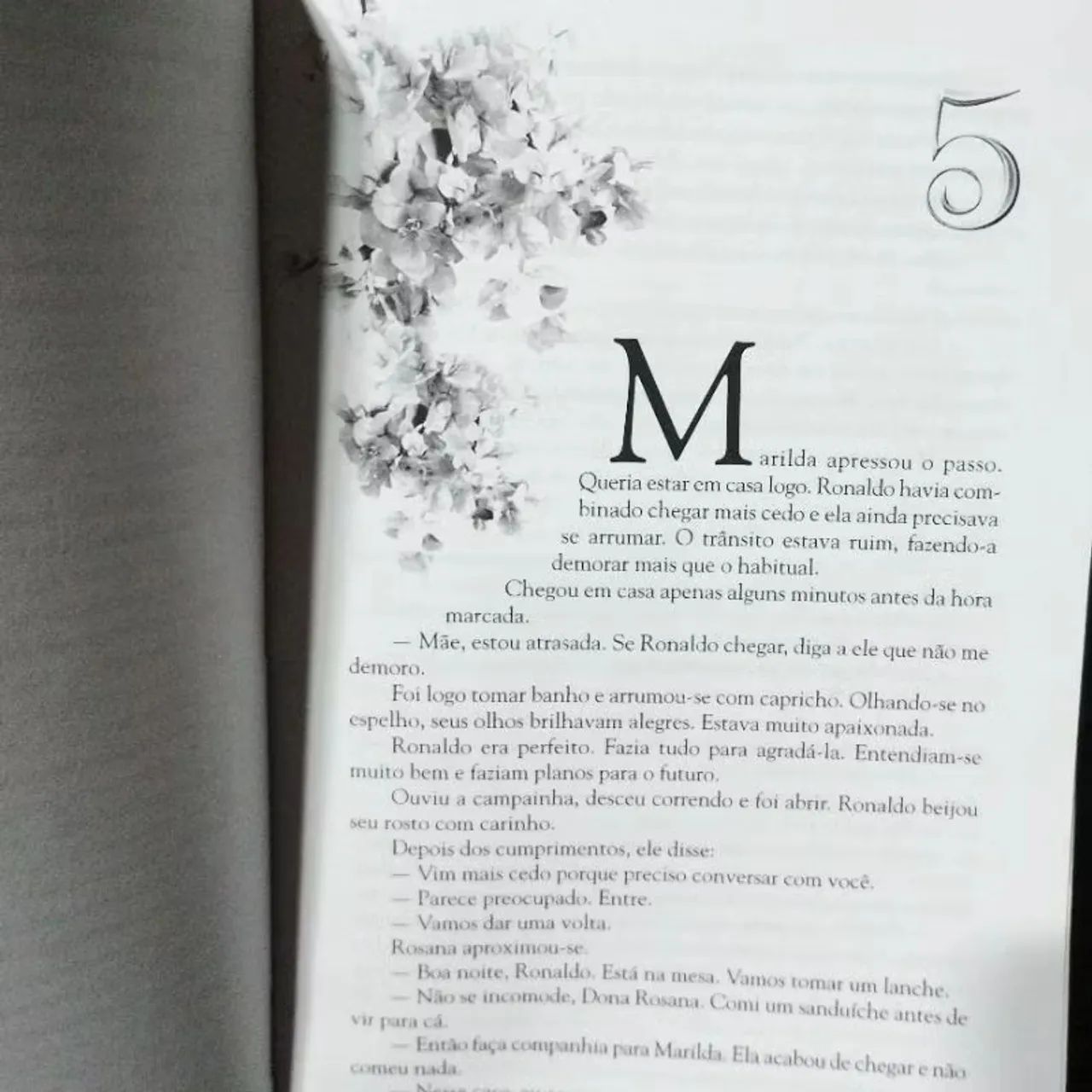 Livro Valeu a pena - Zíbia Gasparetto  - Foto 4