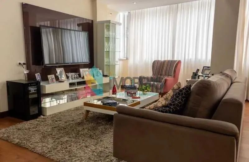FLAMENGO !! APARTAMENTO REFORMADO COM 03 QUARTOS,DEPENDÊNCIA E VAGA PARA ALUGAR - Foto 2