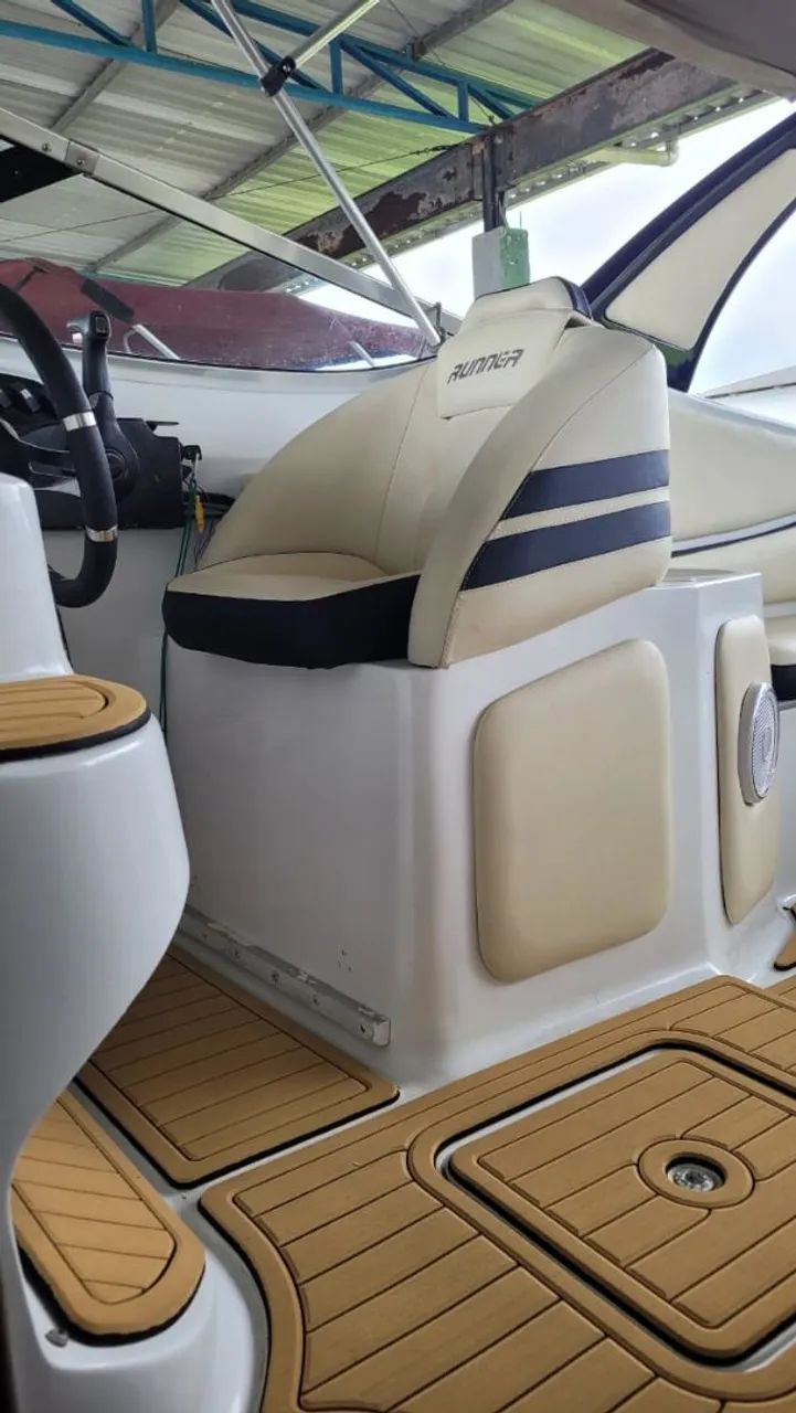 ? Lancha Runner Eclipse 260 Cabinada - Completa e Pronta para Navegar! ? - Foto 5