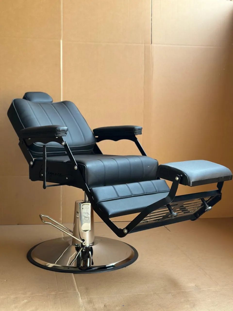 Poltronas para Barbearia  - Foto 3