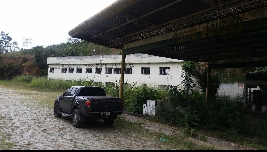 Posto, restaurante e hotel desativados em Teófilo Otoni