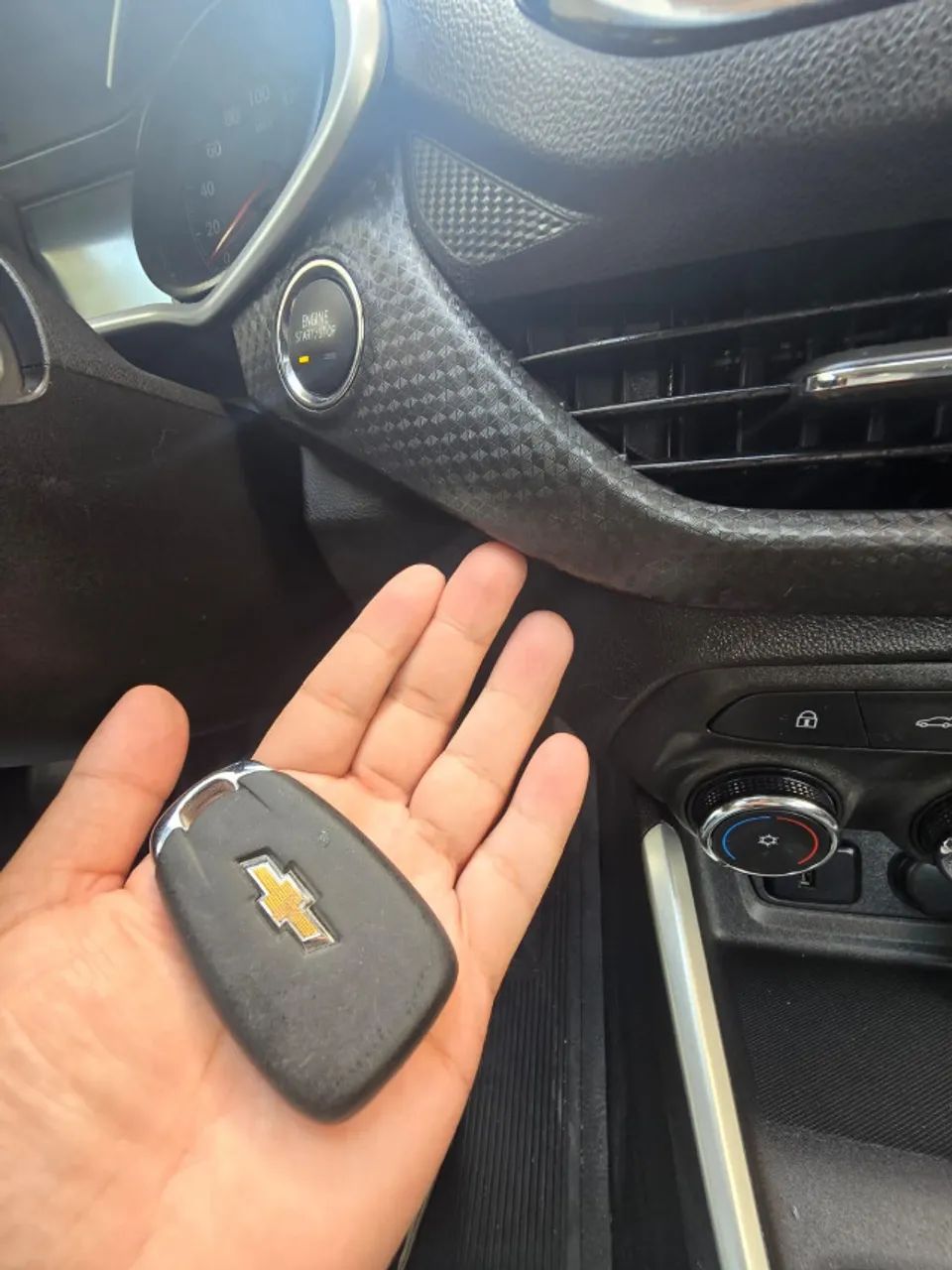 Onix Hatch LT 1.0 2024 - Foto 2