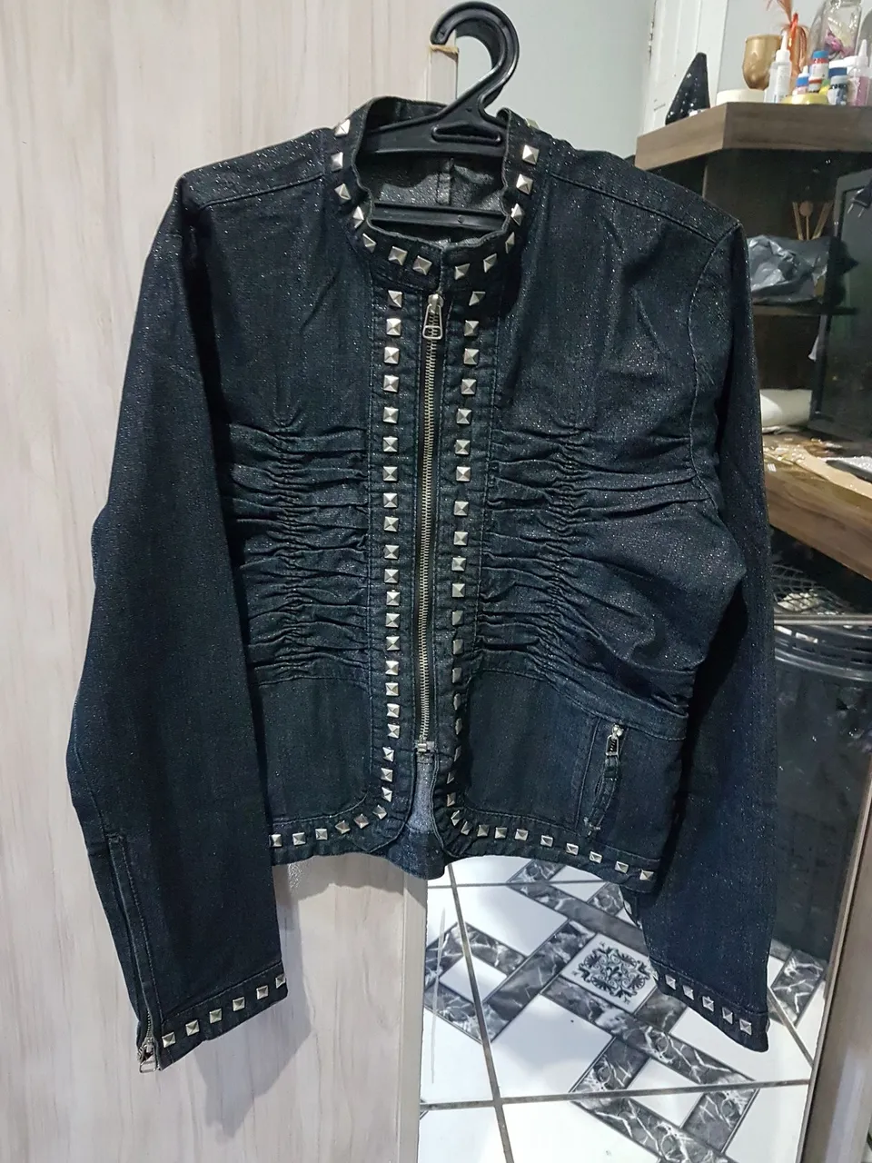 Jaqueta Jeans com Detalhes em Metal