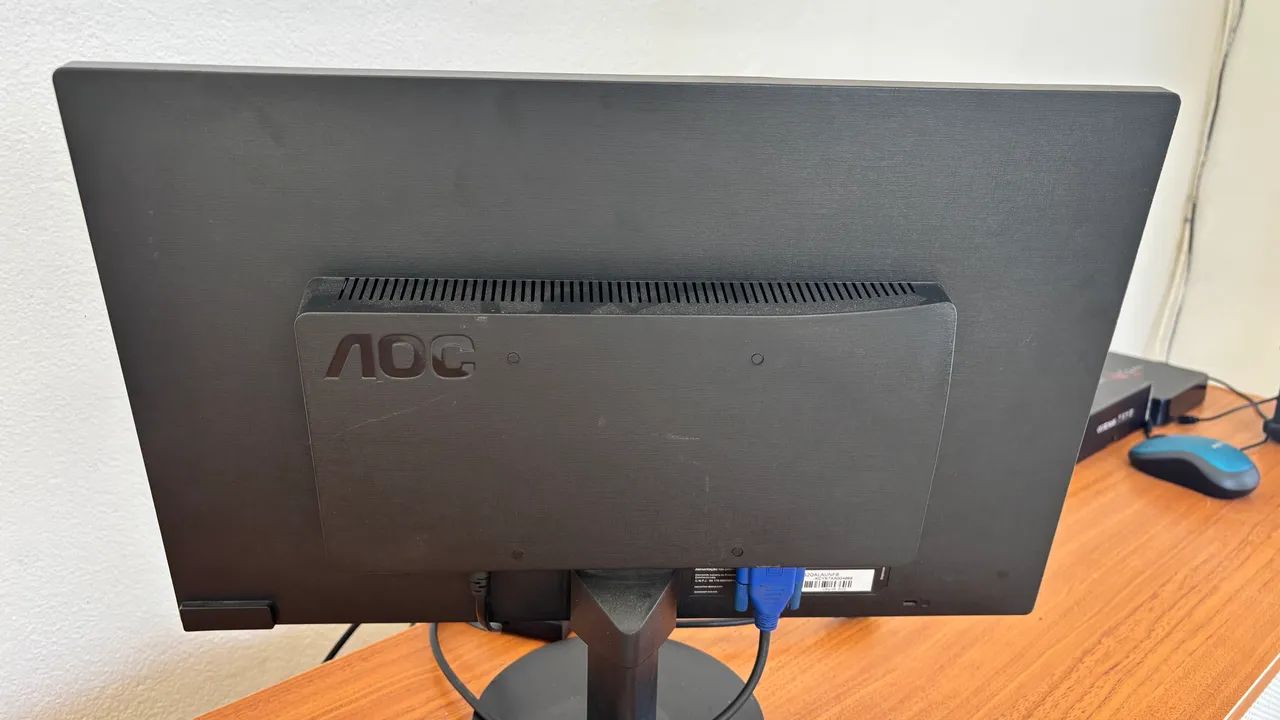 Monitor LED AOC 18,5' VGA - Foto 2