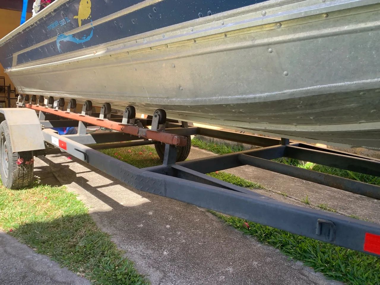 Barco+motor+carretinha, com todos os acessórios  - Foto 6