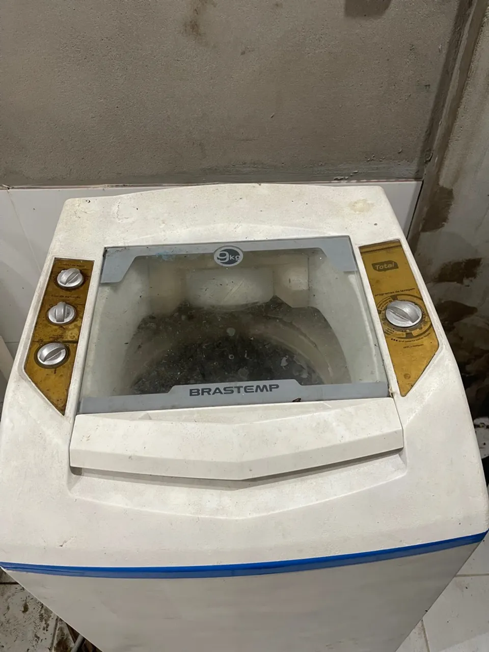 Máquina de Lavar Brastemp 9kg e uma Esmaltec 6k