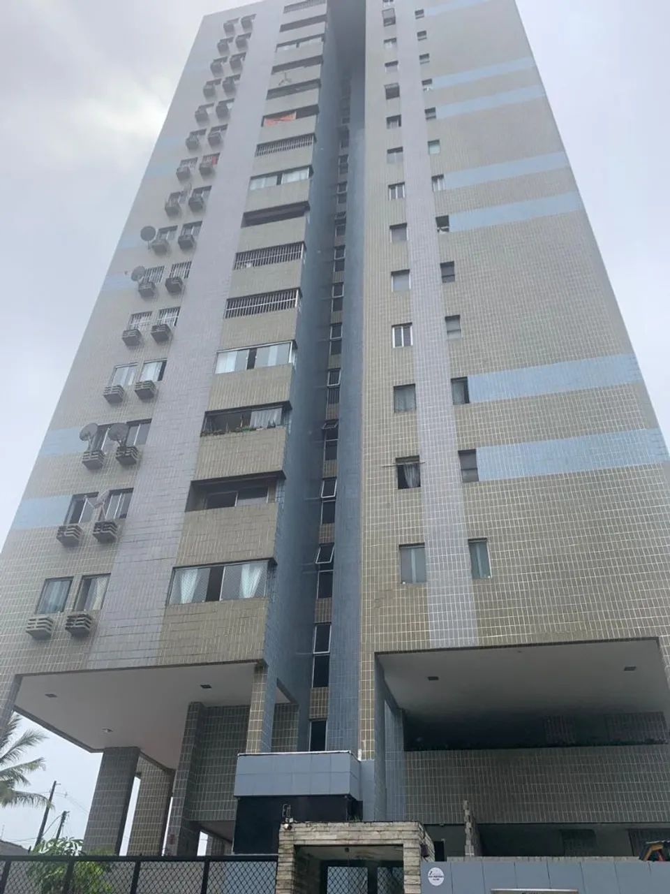 Apartamento amplo e com excelente localização 
