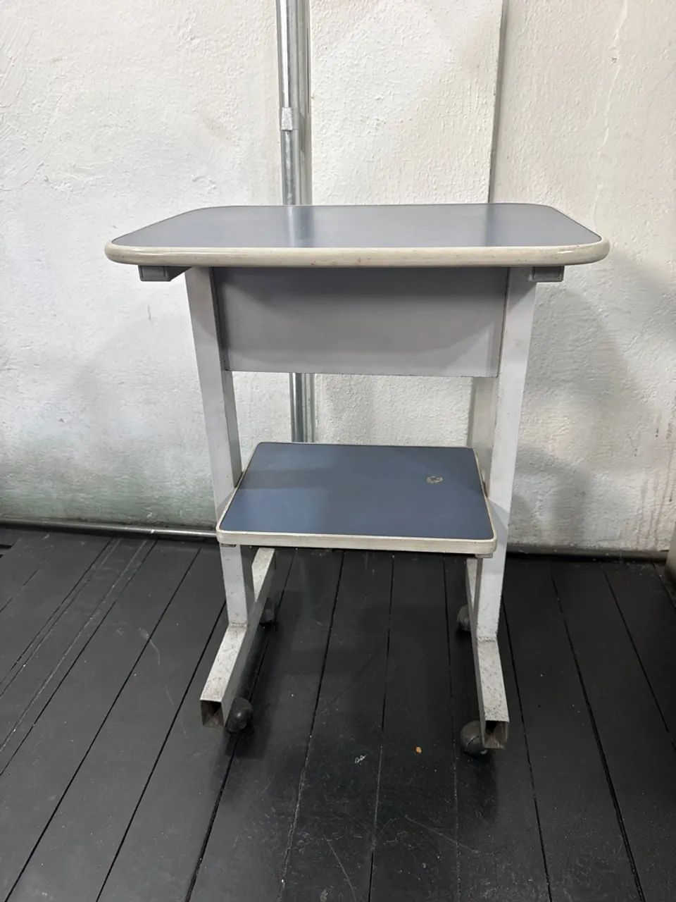 Mesinha R$ 50,0065192846890241121