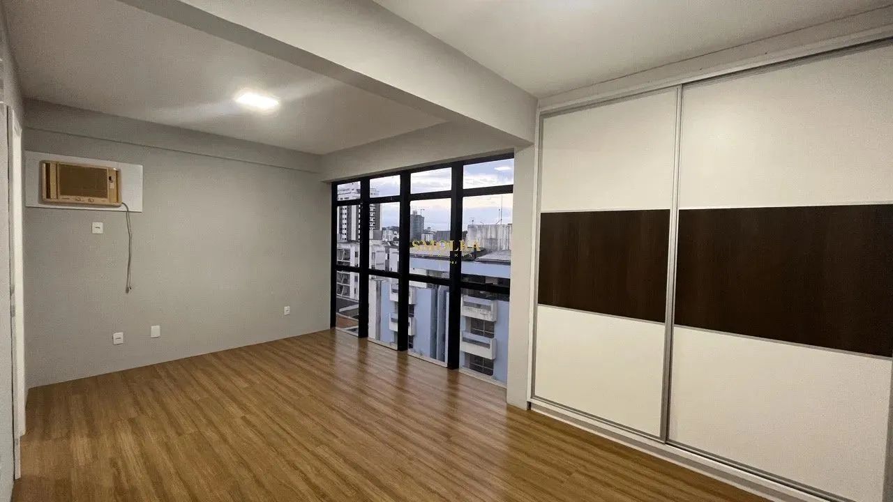 Sala Comercial no Kobrasol, com três ambientes em excelente locailzaização