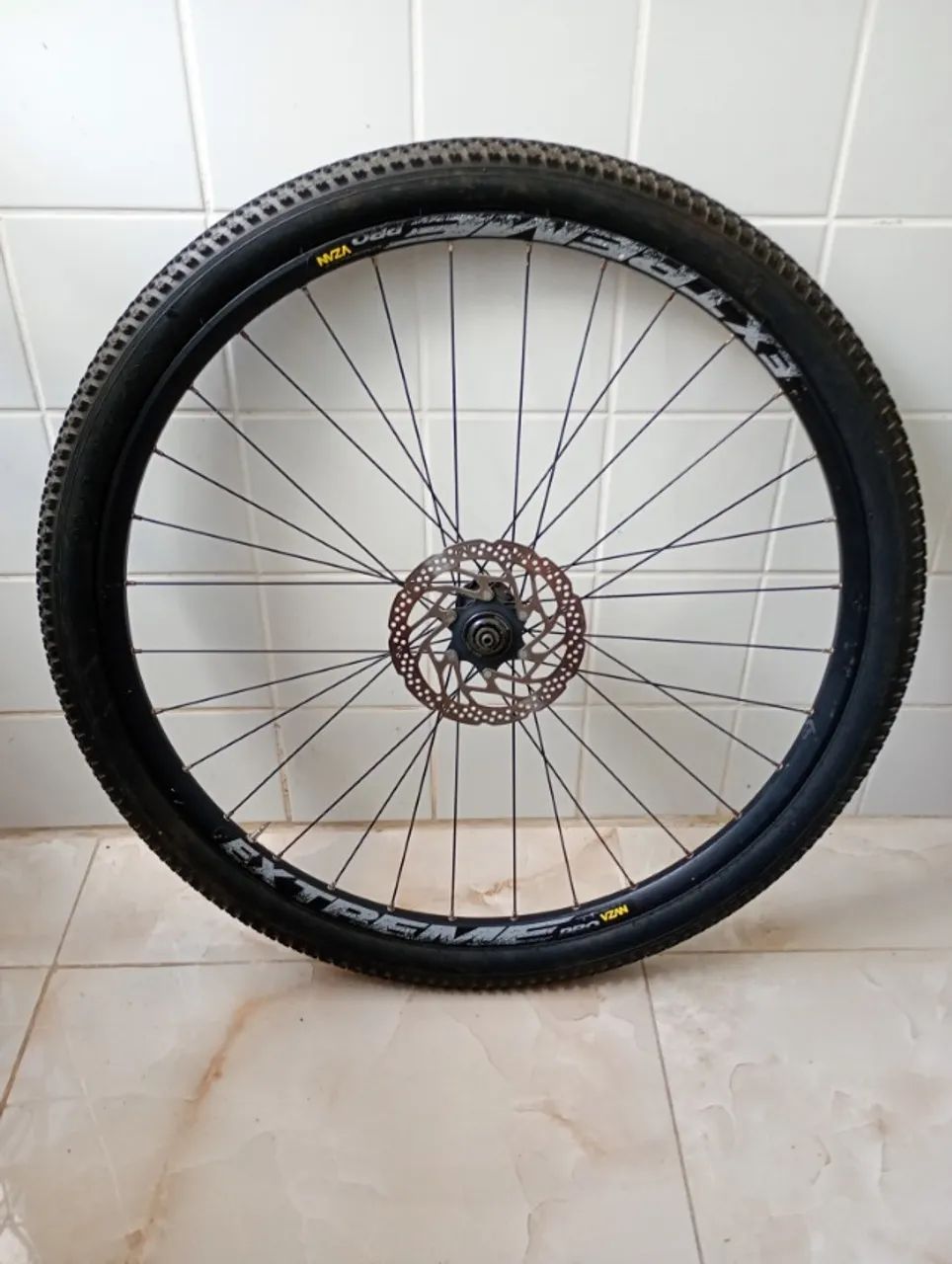 Roda dianteira completa - vzan extreme MTB (com pneu e disco center lock freio hidráulico
