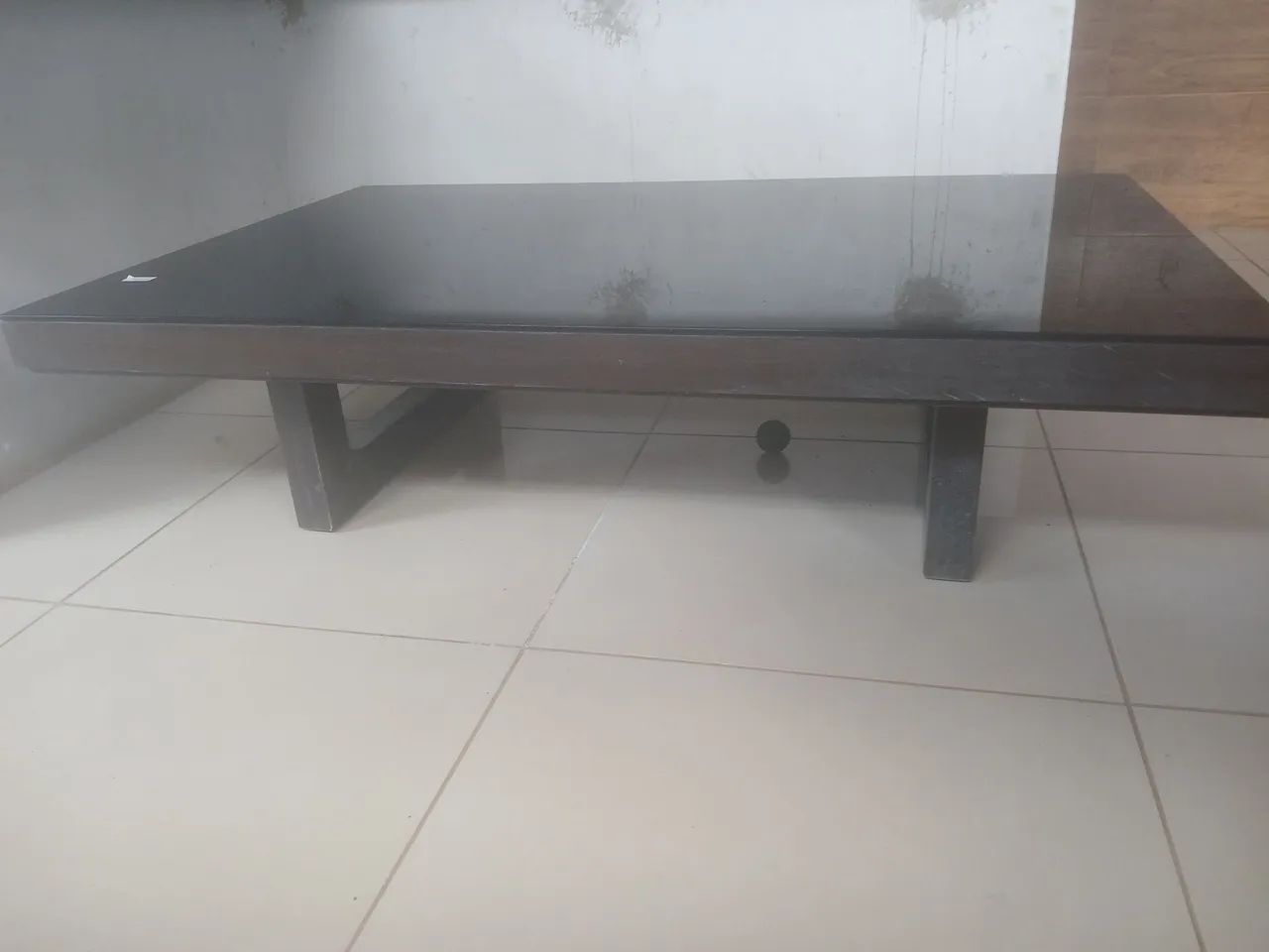 Mesa de centro preta com design moderno - Foto 2