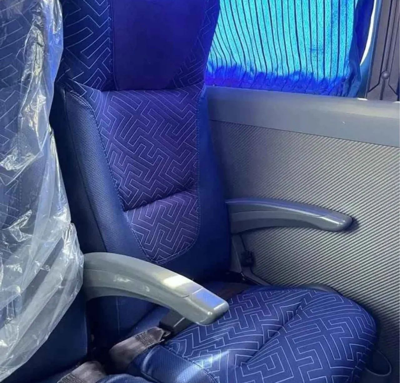 Ônibus Executivo com Acessibilidade - Foto 2