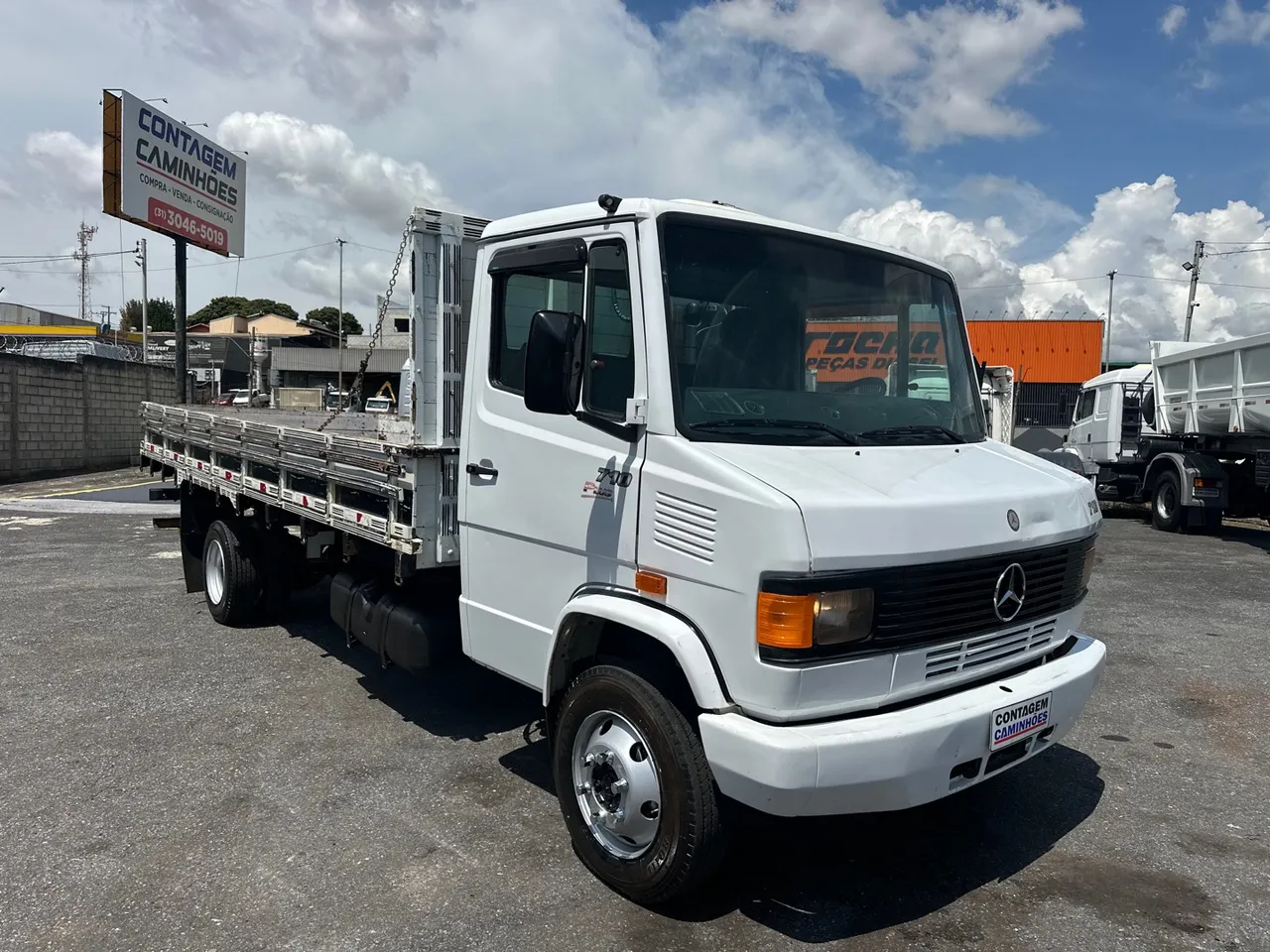 MB 710 2010/2010 carroceria 5.50 único dono 6 pneus novos