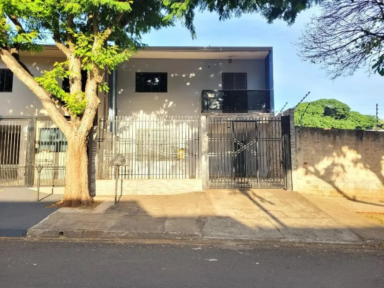Sobrado para alugar em Maringá, Jardim Piatã, com 3 quartos, com 171.75 m²