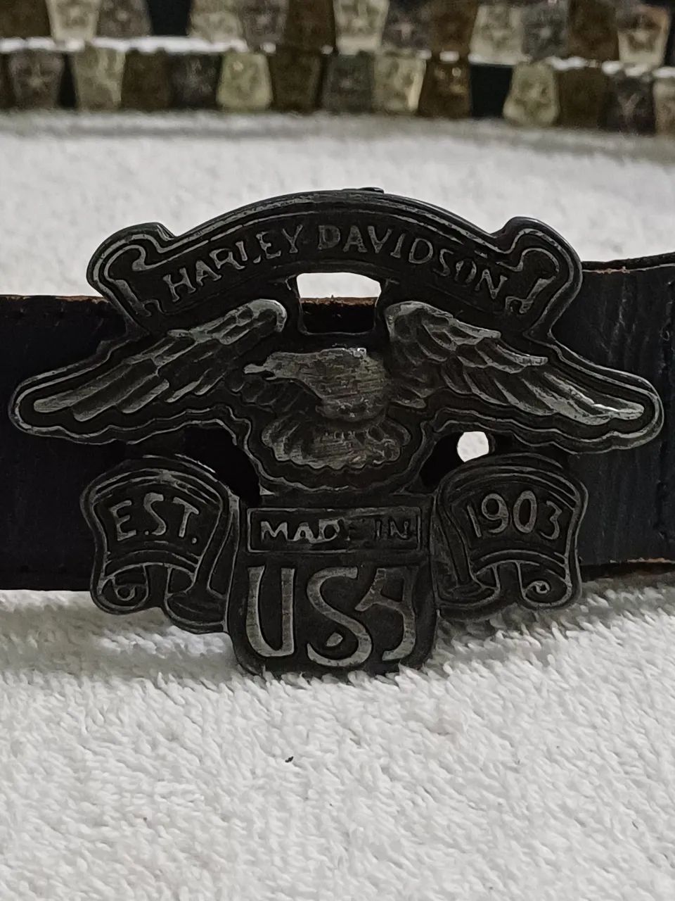 Cinto trabalhado em metal e couro com a fivela da  Harley Davidson  - Foto 2