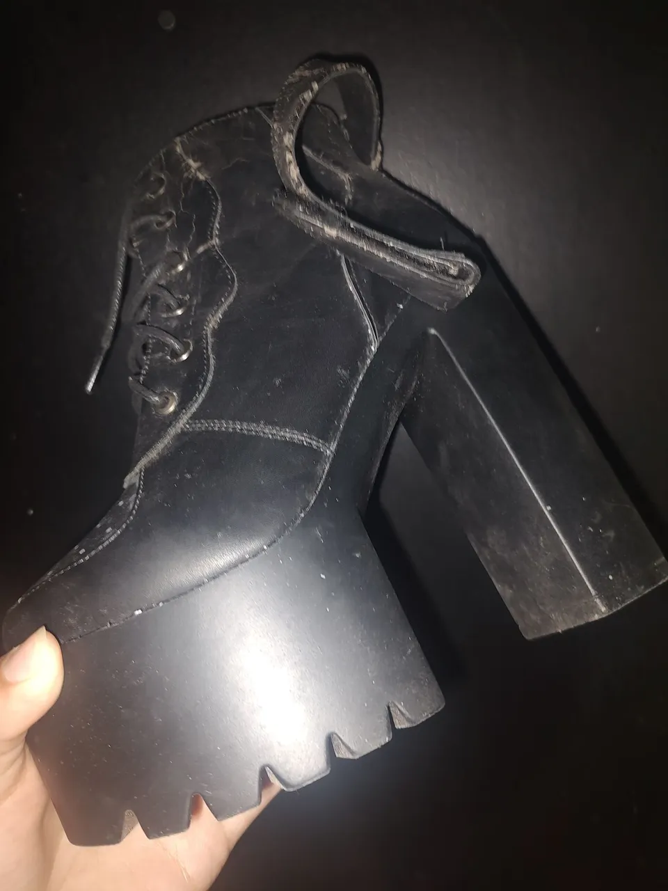Bota de couro plataforma cano alto