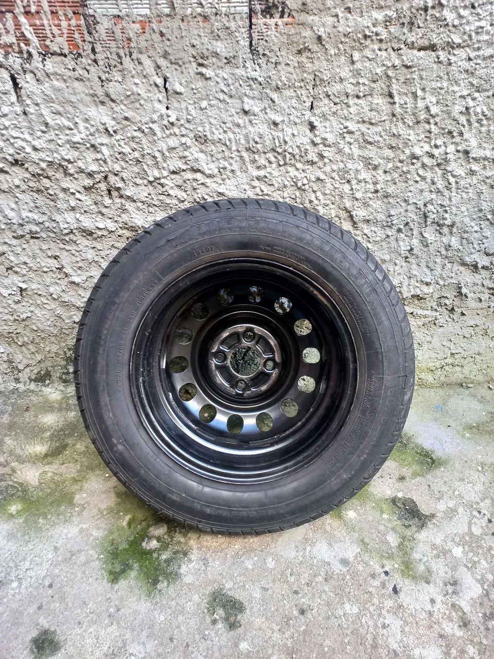 Pneu e roda aro 14 carros GM 4 furos 4/100 - Foto 2