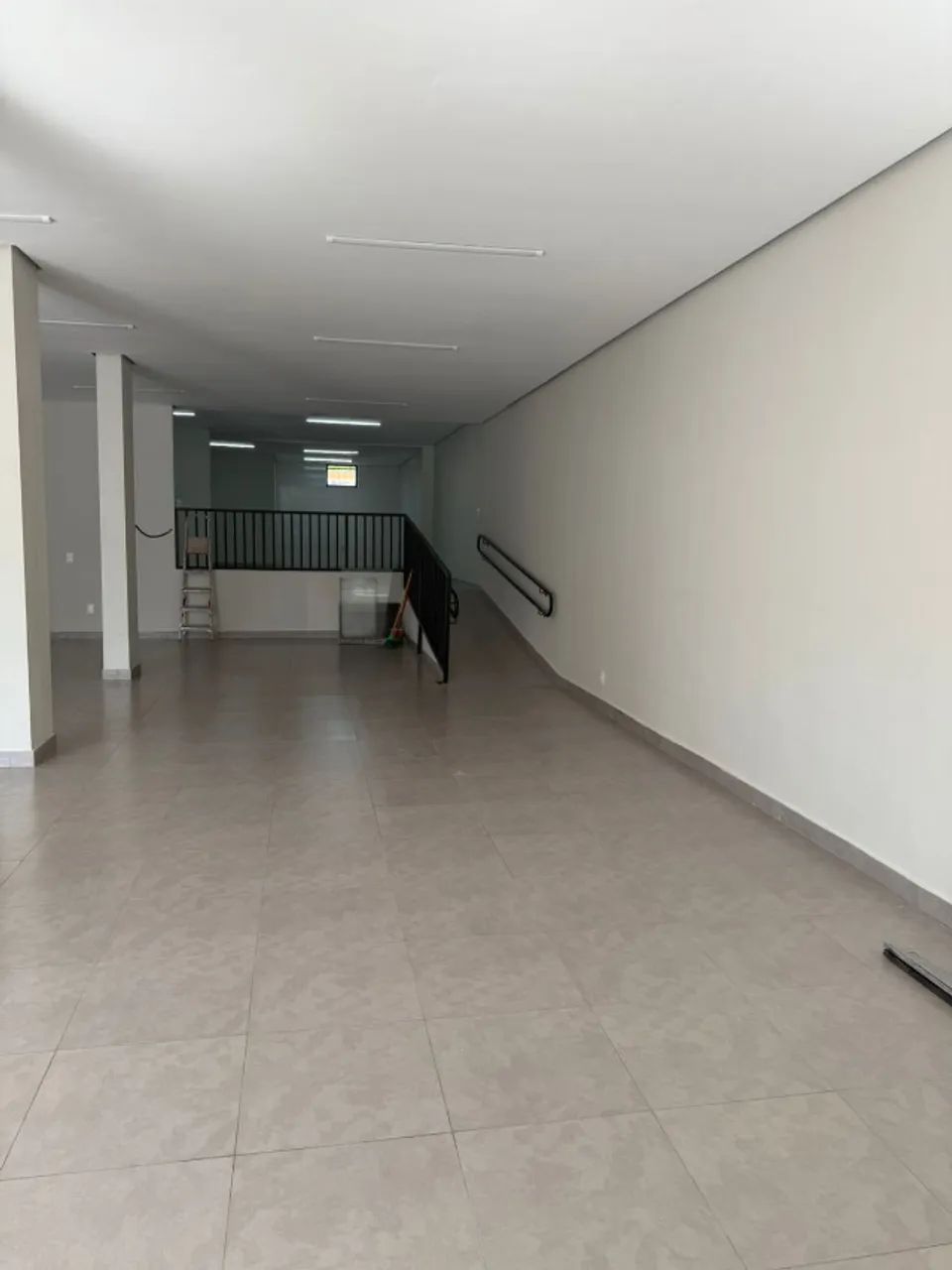Imóvel comercial no Bairro Marta Helena , em estado de novo  - Foto 5