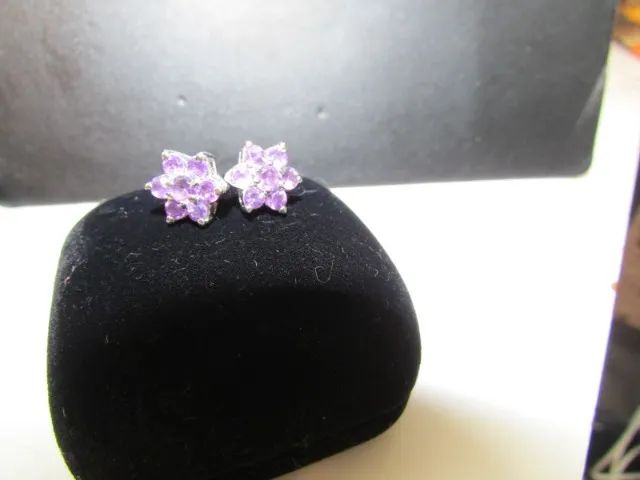 Brinco Flor de Ametista - Semi Jóia  - Foto 3