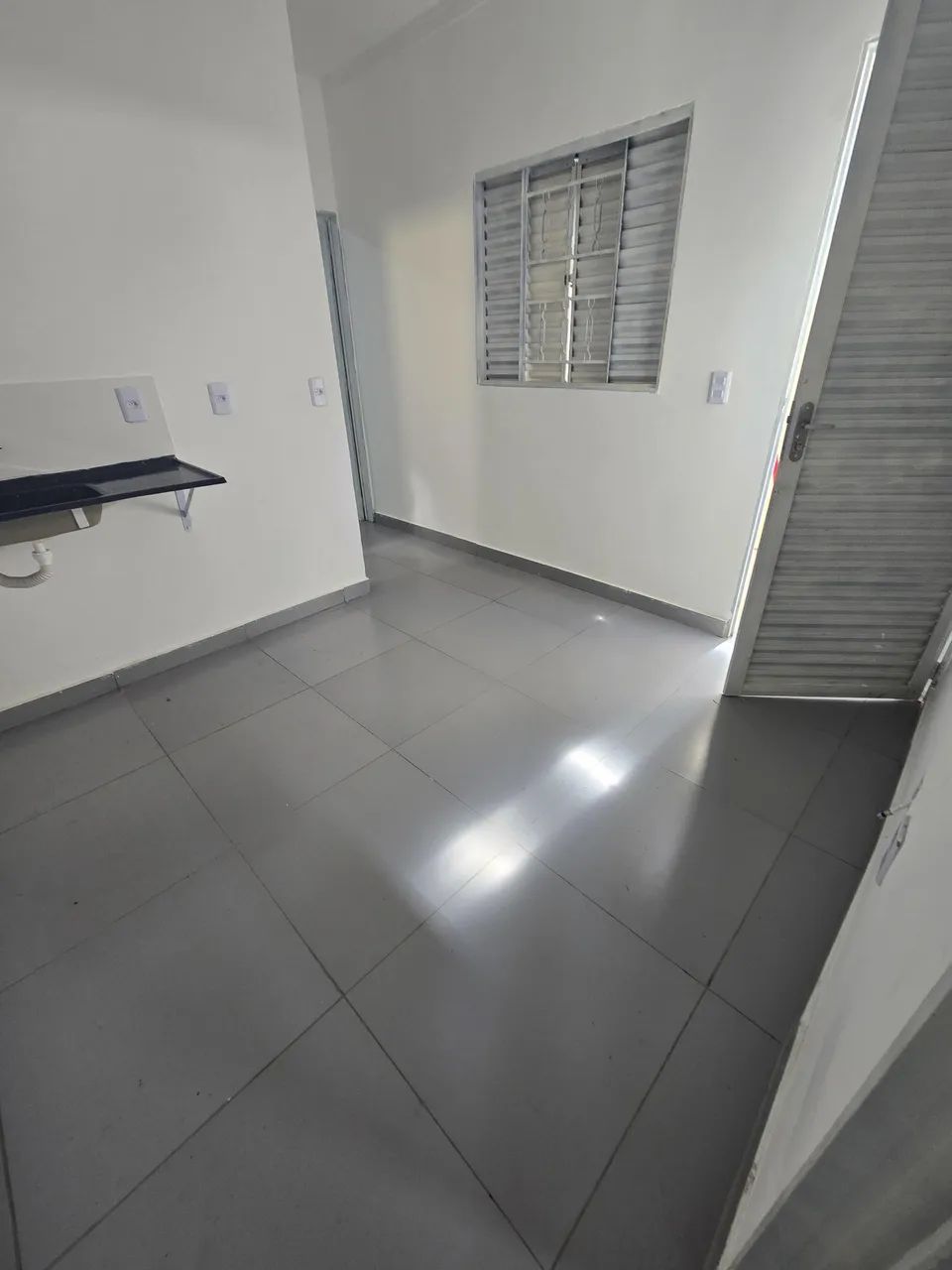 Aluguel BARRACÃO 3 CÔMODOS, NOVO. VAGAS - Foto 5
