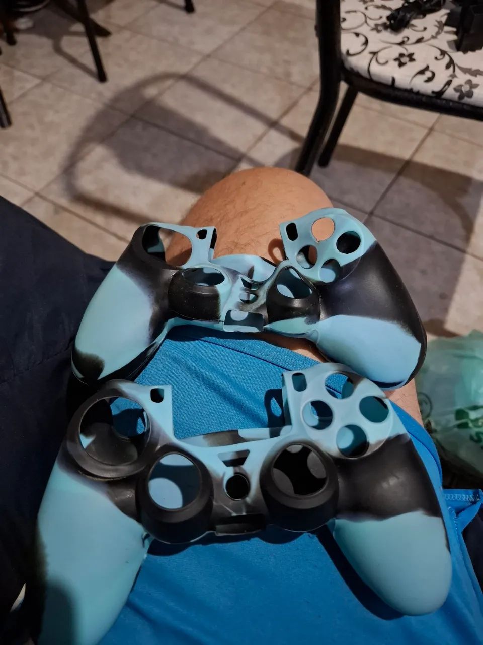 Capas de silicone para controle PS4 - Foto 2