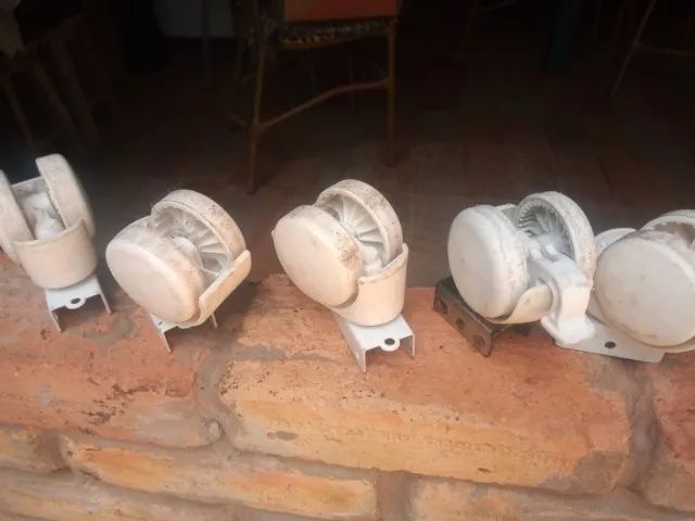  rodinhas de cadeira e moveis e epzinhos