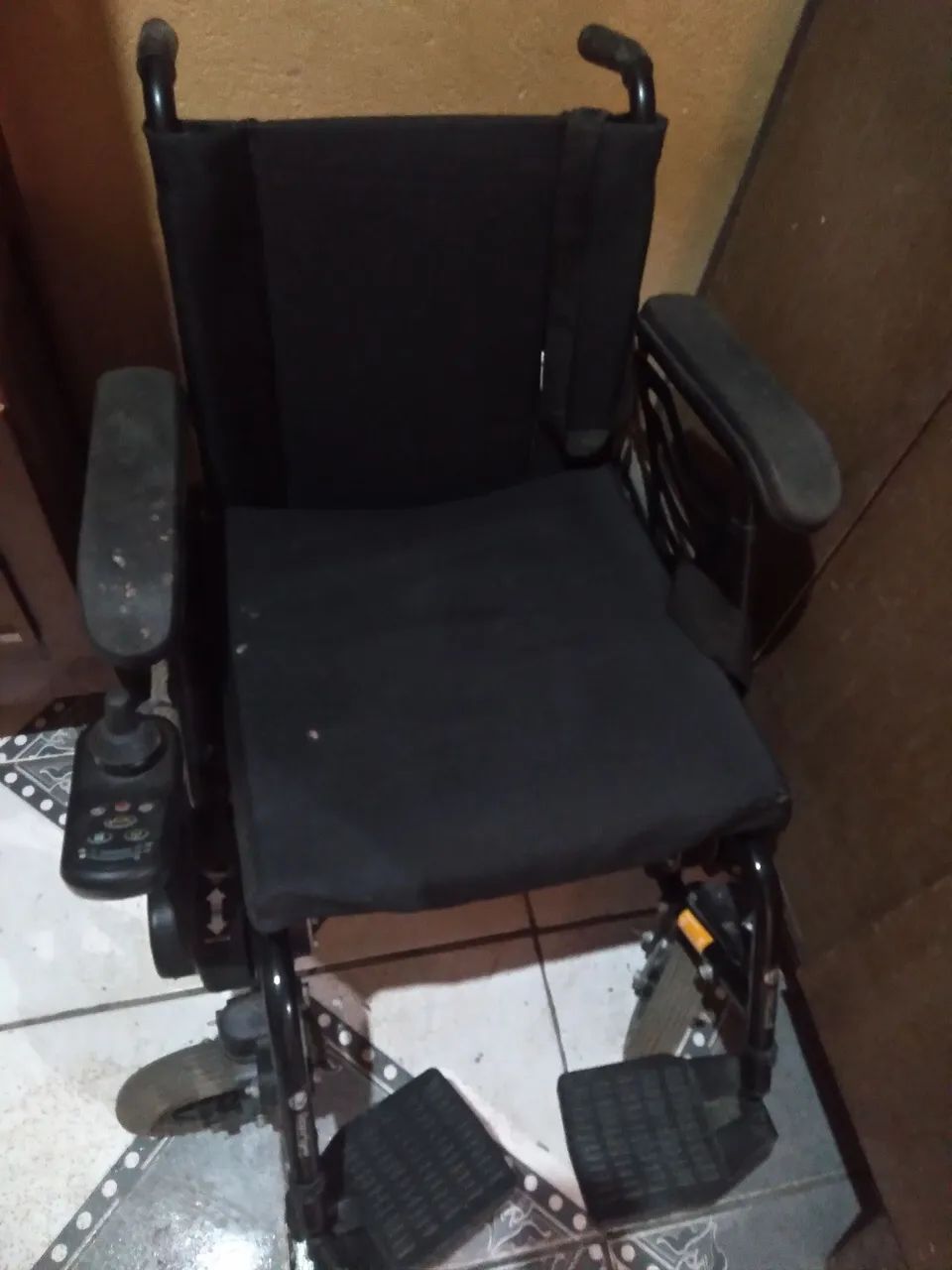 Cadeira de rodas motorizada - Foto 5