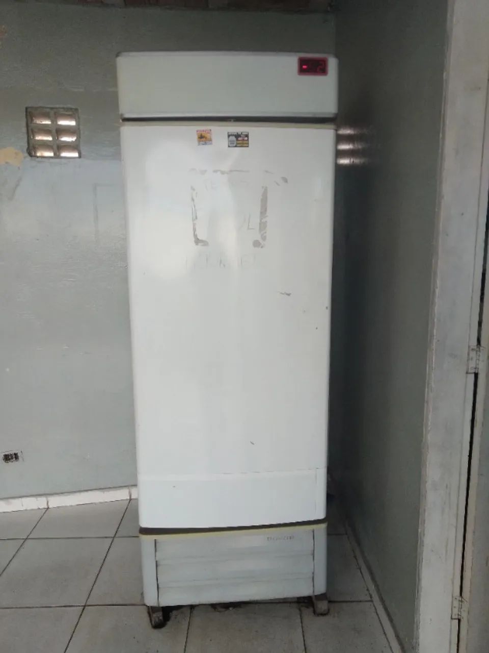 Freezer vertical expositor tampa cega