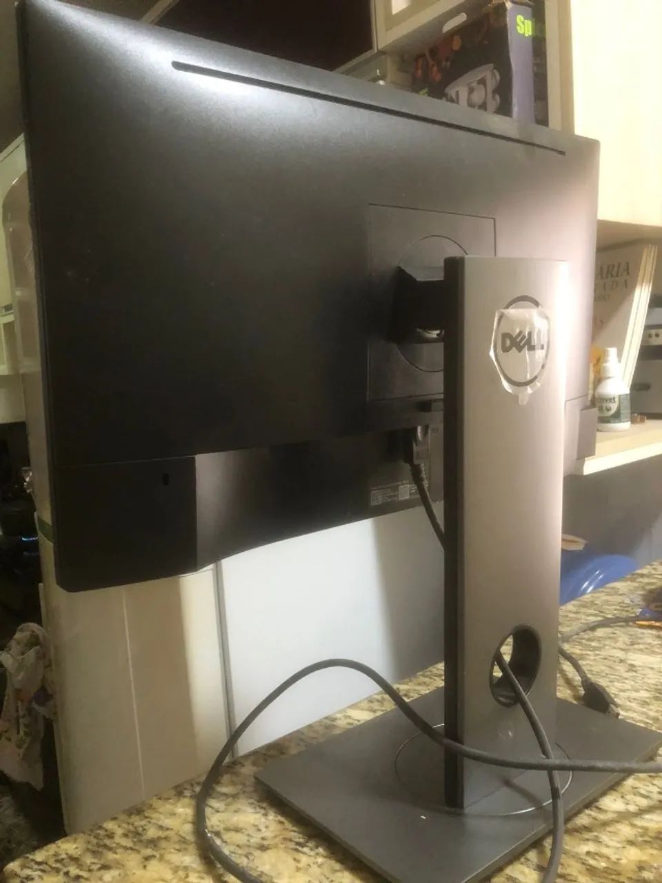 Dell 22-inch Monitor64289461915009121