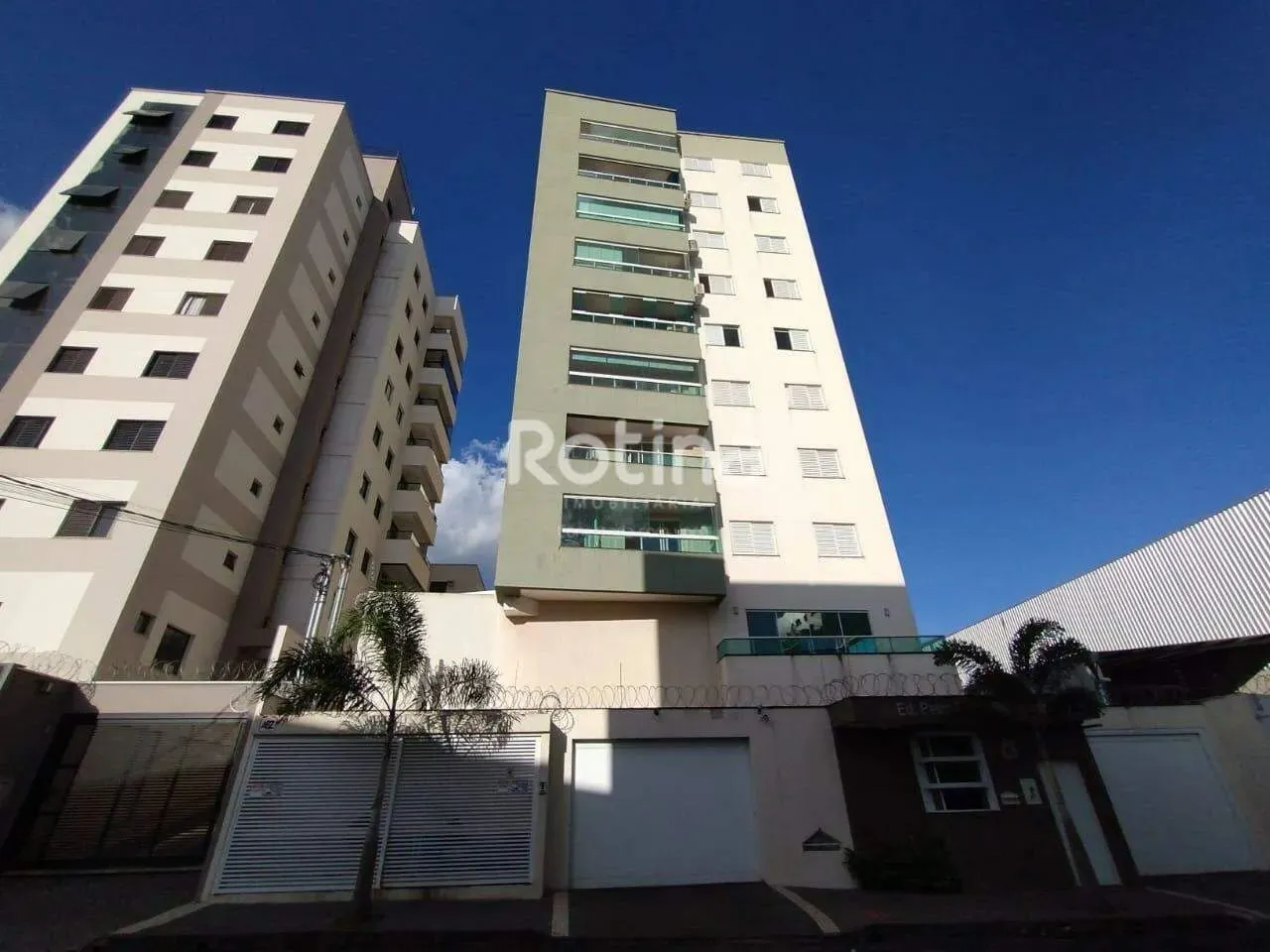 Apartamento para alugar, 3 quartos, Santa Mônica - Uberlândia/MG - Rotina Imobiliária